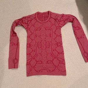 Lululemon long sleeve running top